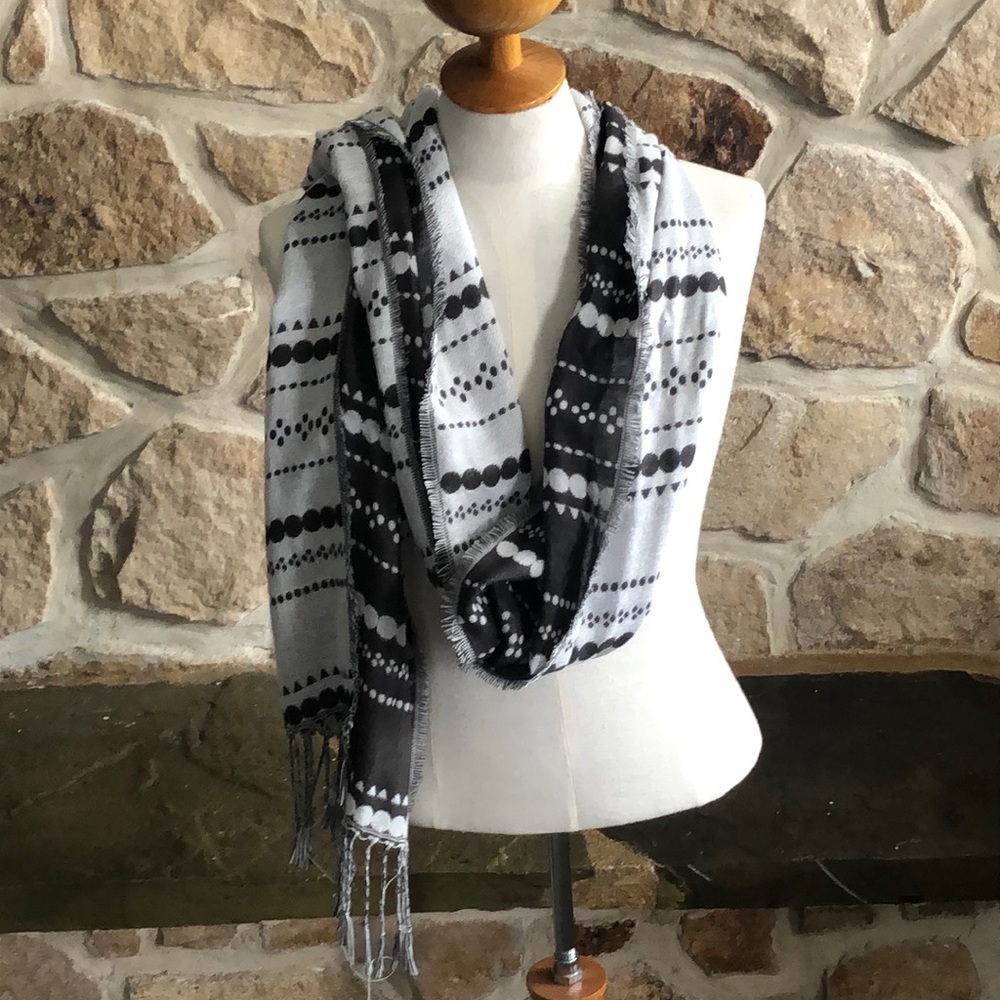 Thirty-One Reversible Scarf